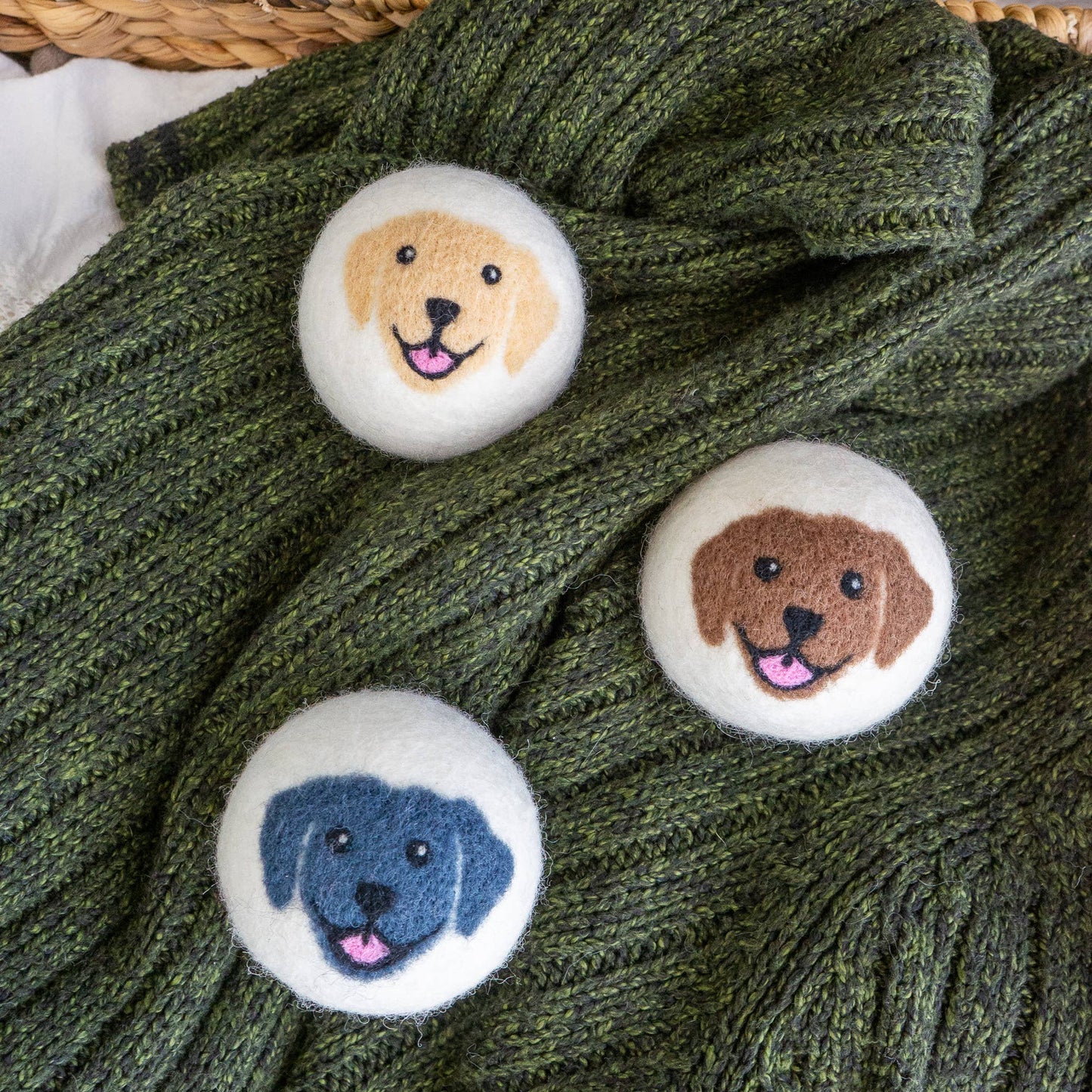 Friendsheep - Happy Dogs Eco Wool Dryer Balls - Mix of 3 colors: PACKAGE FREE