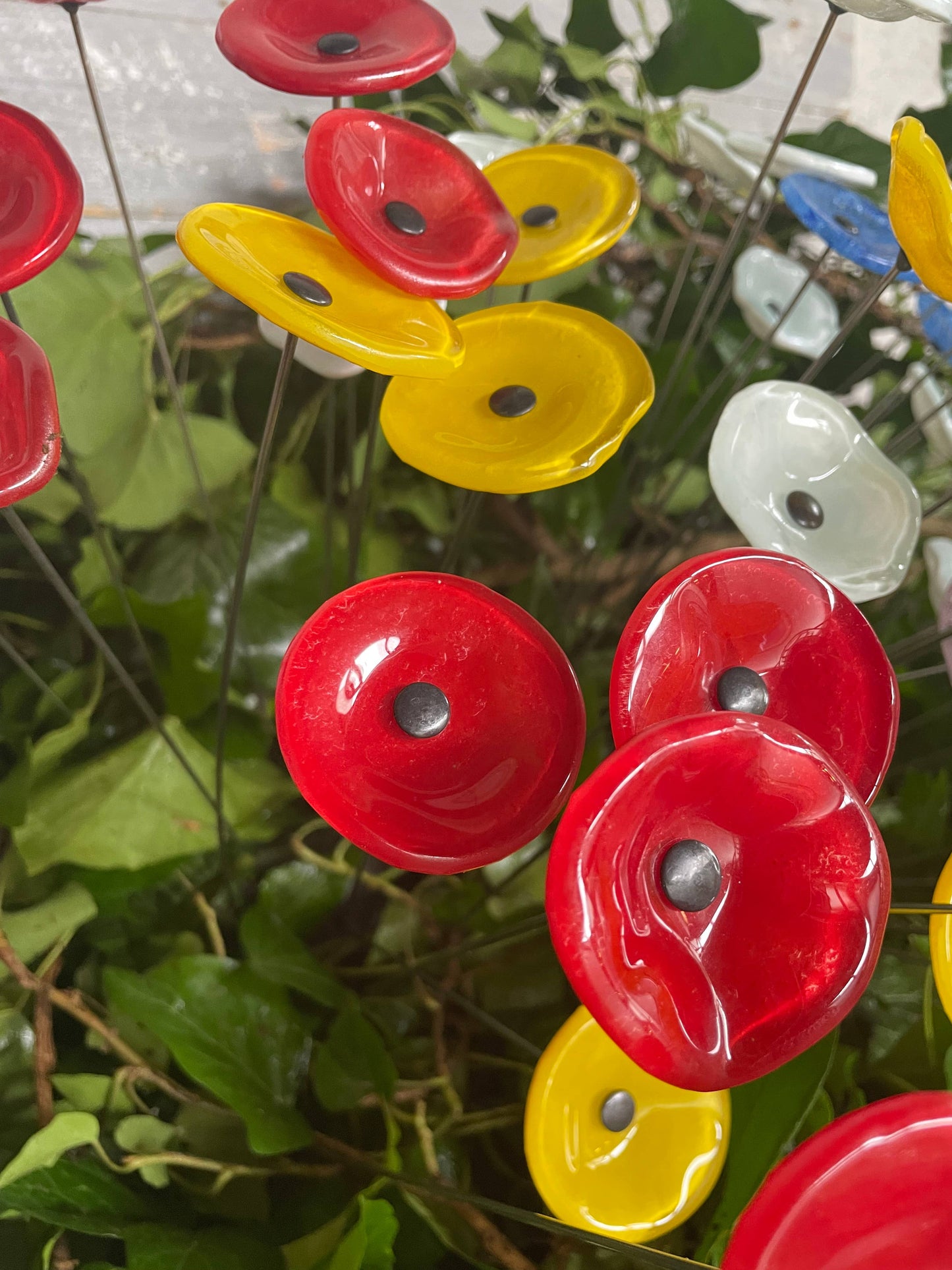 CARNEOL GLASS - Small Glass Flower For Outside In Red