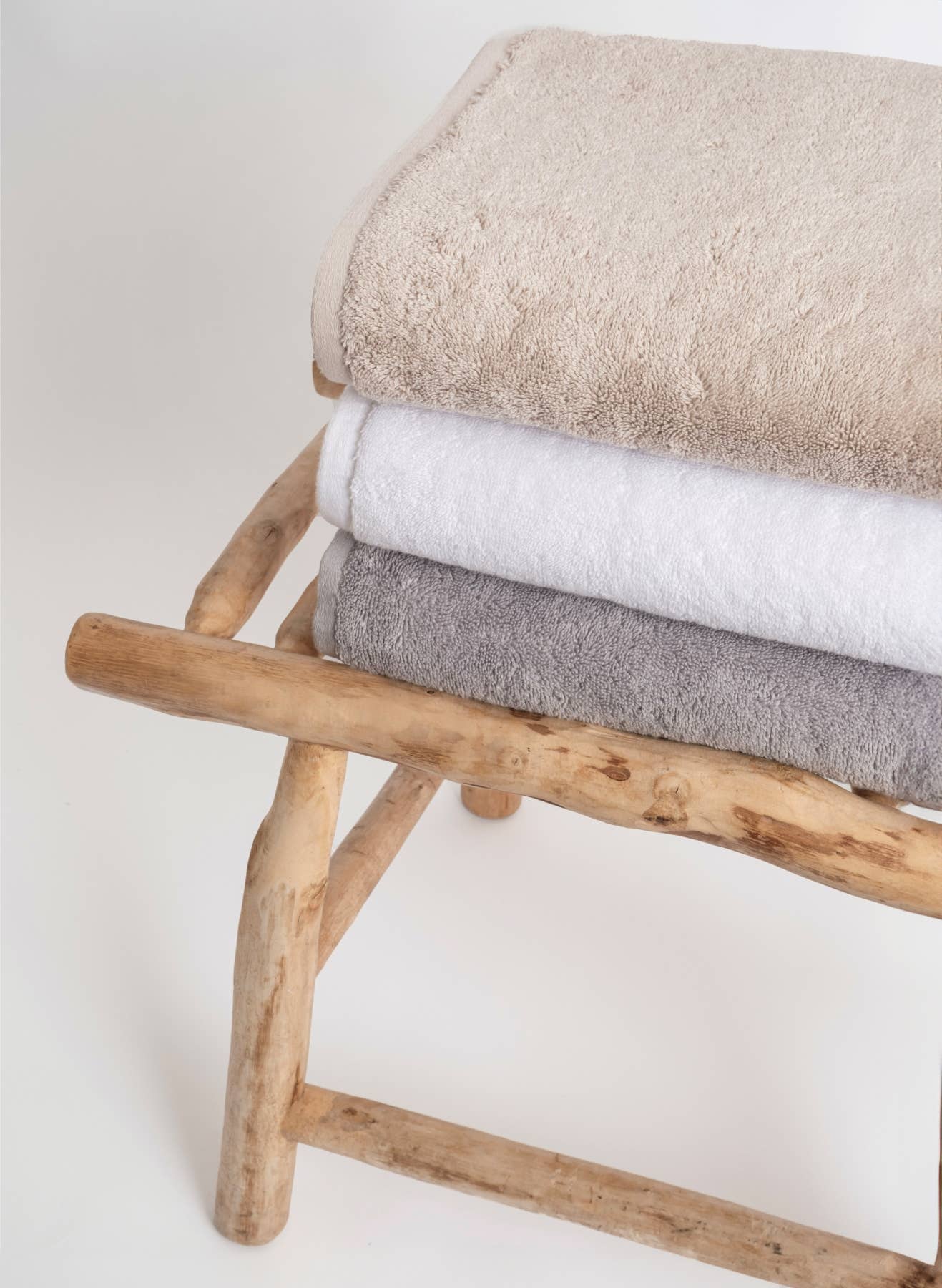 Adaste Home - Soft Touch: White / 30" x 58" - Bath Towel / 1 Piece