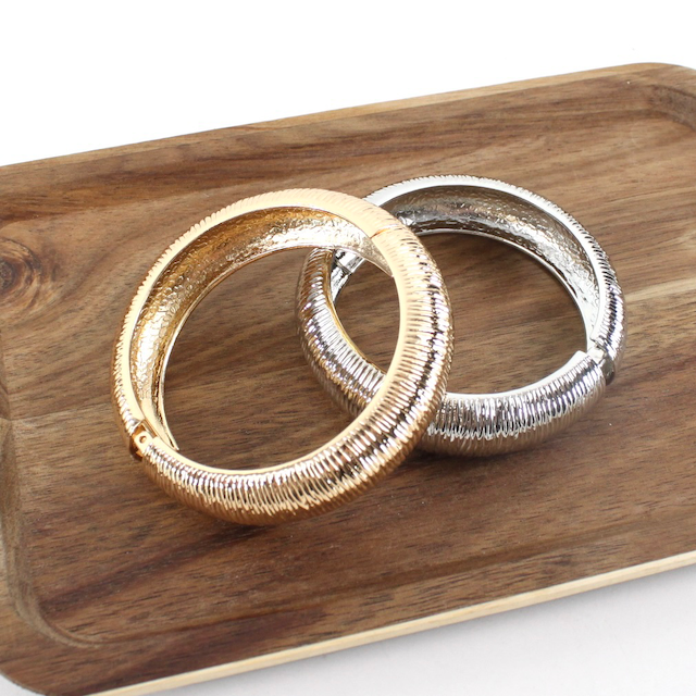 Pretty Persuasions - B23070 Spiral Textured Hinged Bangle Cuff Bracelet: 01 GD