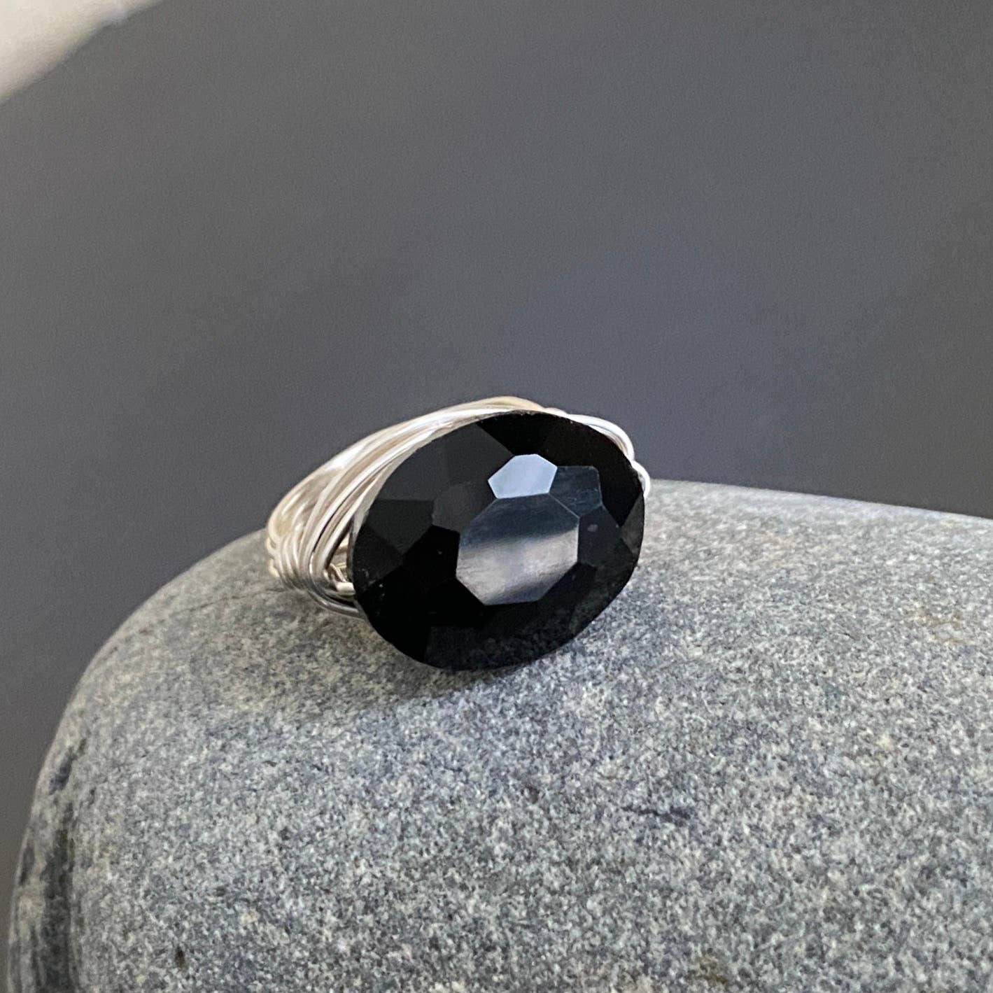 Marble Designs Jewelry - Oval Black Crystal Wire Wrapped Silver Ring: Black / Silver Metal / 6