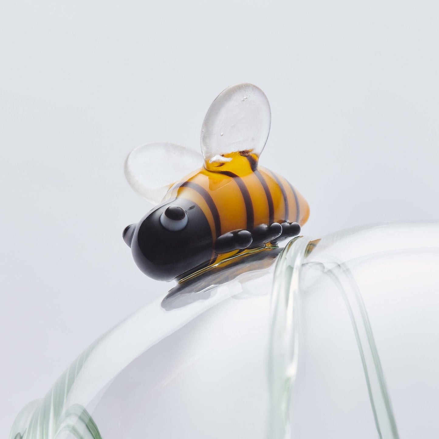 Sienna Glass - 10cm Glass Globe - Wildlife Collection - Bee