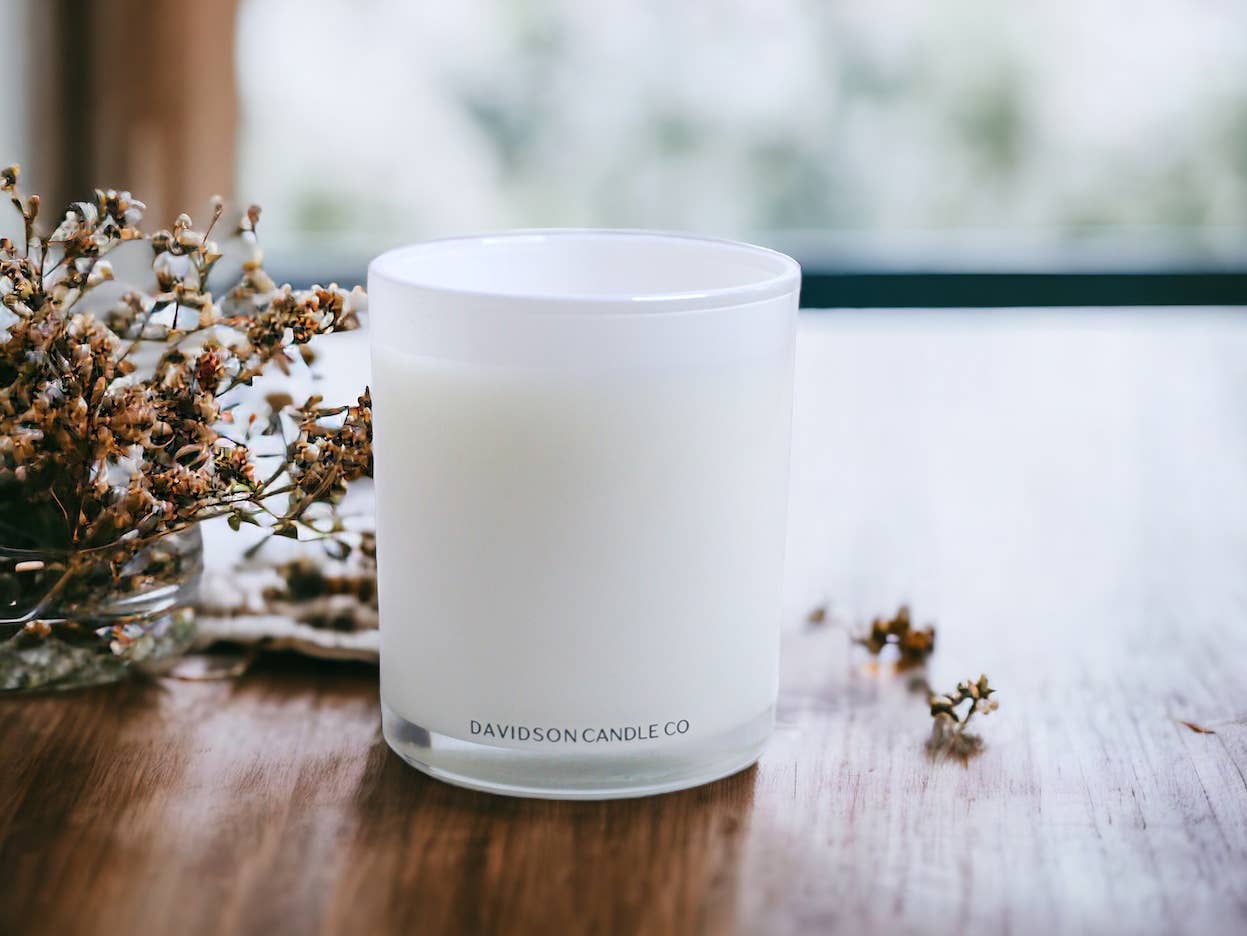 Davidson Candle Company LLC - 11 oz glass jar candle in box : Oakmoss & Amber