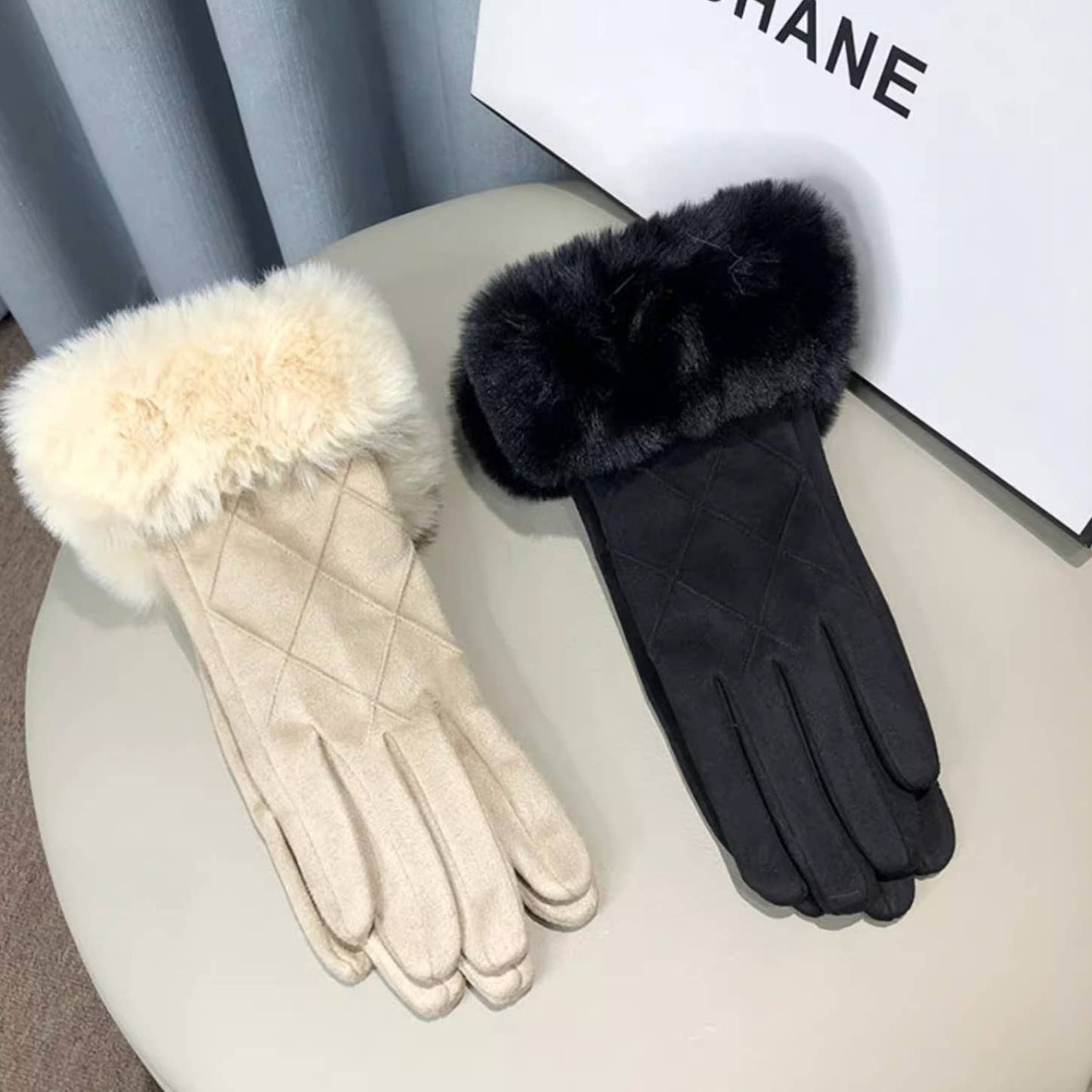 PEACH ACCESSORIES - Winter Elegance Faux Fur Trimmed Gloves HA296: Beige