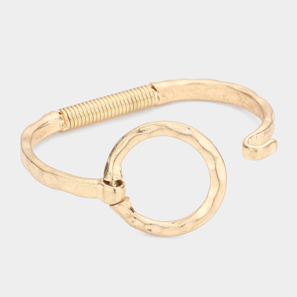Sensibling Corp. - Hammered Open Metal Circle Hook Bracelet: WORN SILVER