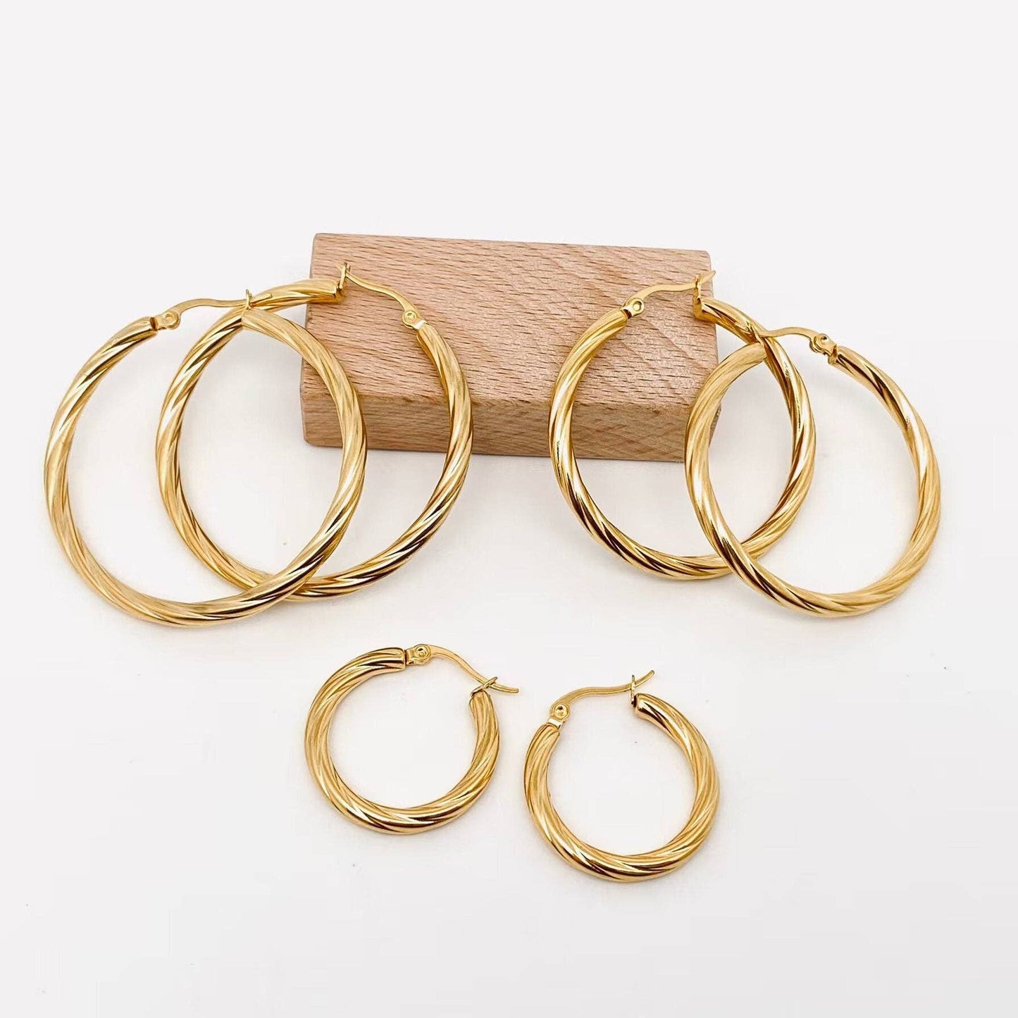 Mio Queena - 18K Gold Plated Stainless Steel Cable Hoop Earrings - FGS: L