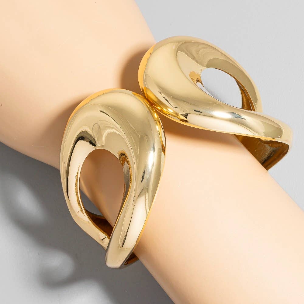 The Looks by Fame Accessories - Metallic Round Hinged Cuff Bracelet: G
