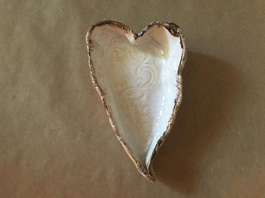 Heartfelt Traditions - Pinch Heart (AW)