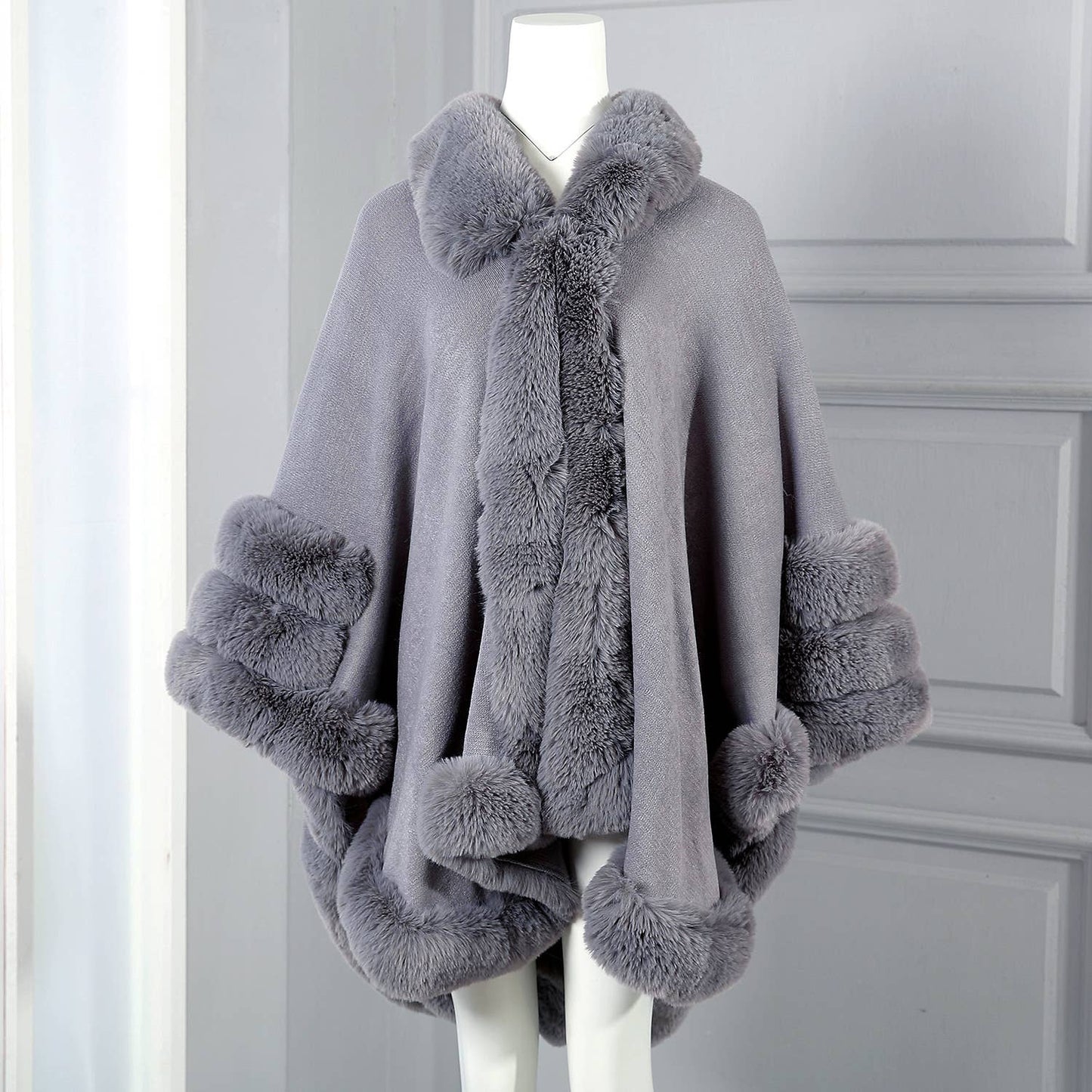 PEACH ACCESSORIES - PE370 faux fur trimmed snuggling CAPE: Beige