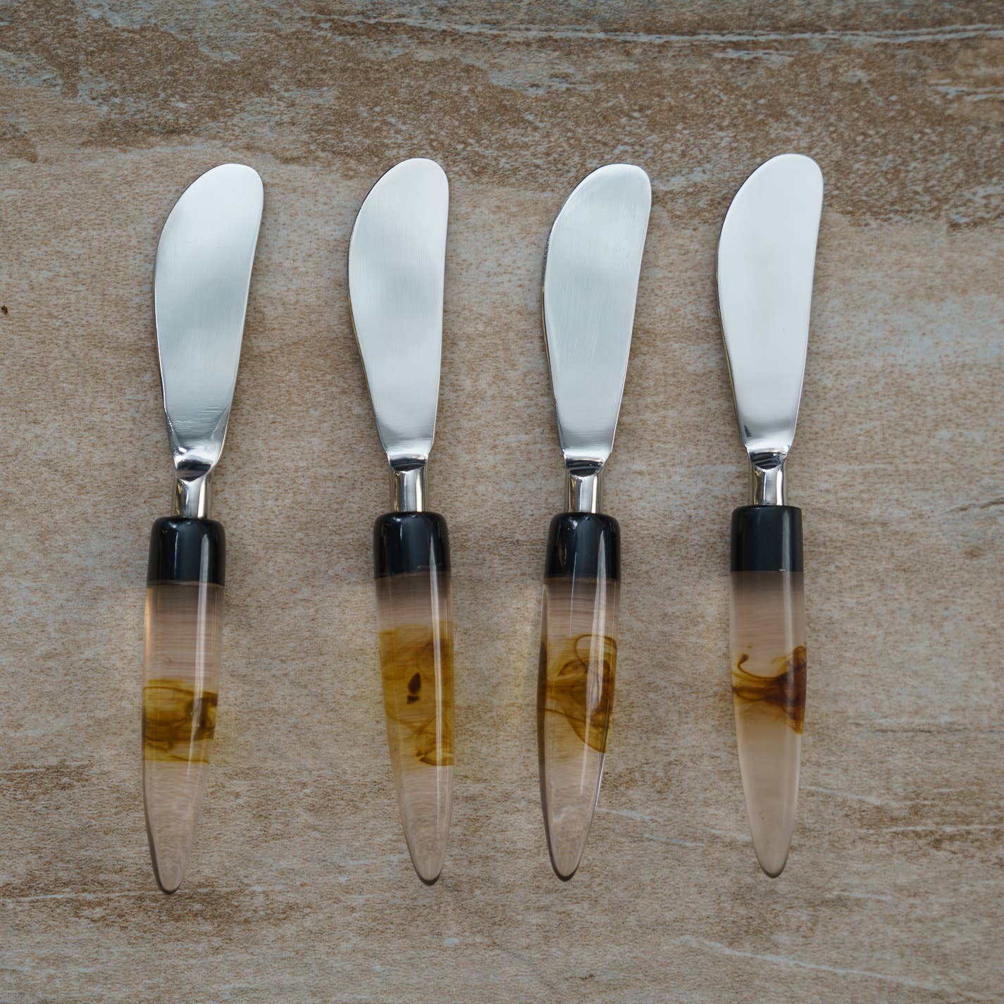 India Handicrafts Inc - Steel & Stone Spreader