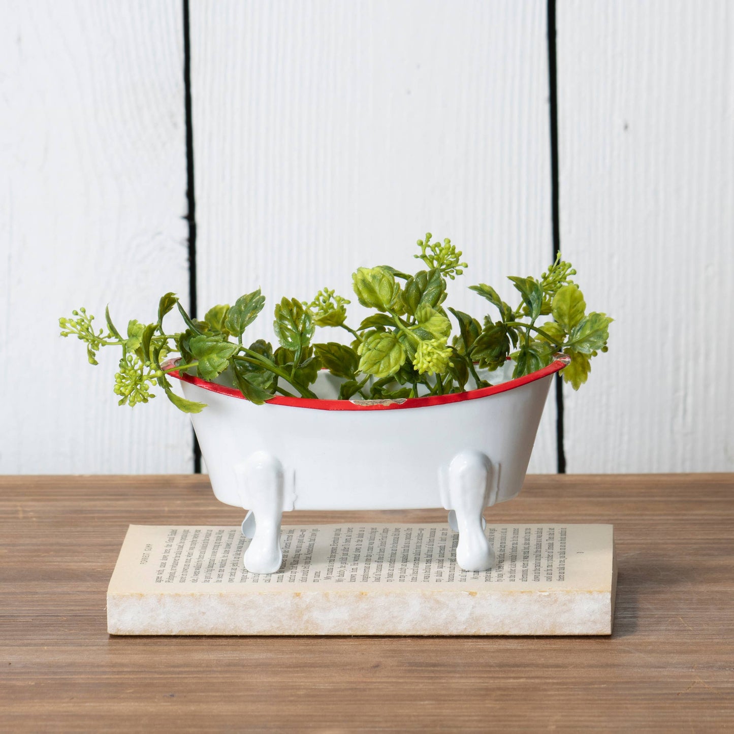 Foreside Home & Garden - Red Distressed Rim White Enamel Bathtub Soap Dish