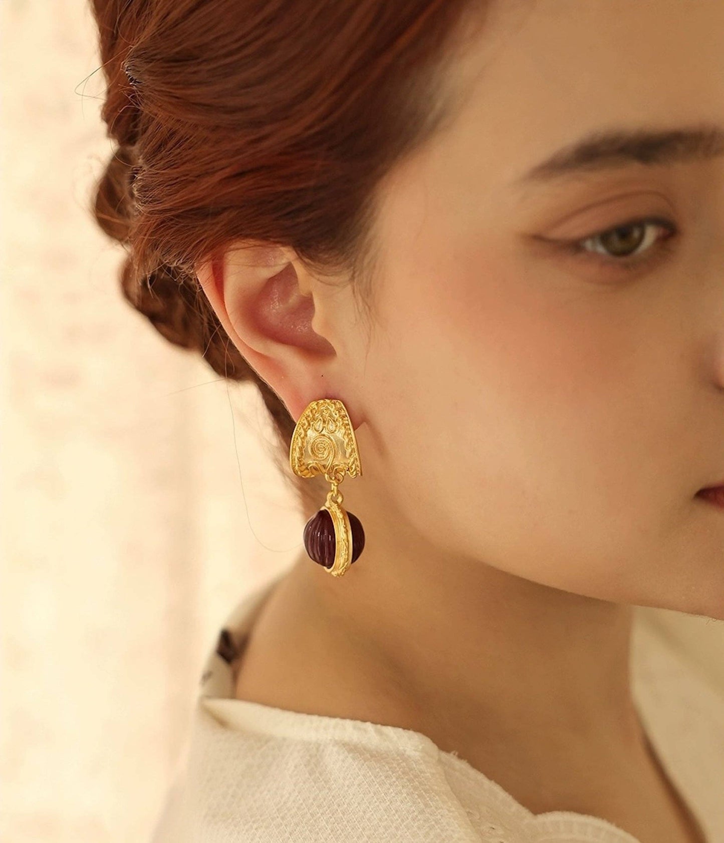 Cici’De Jewelry Amsterdam - Vintage Inspired Red Lantern Earrings