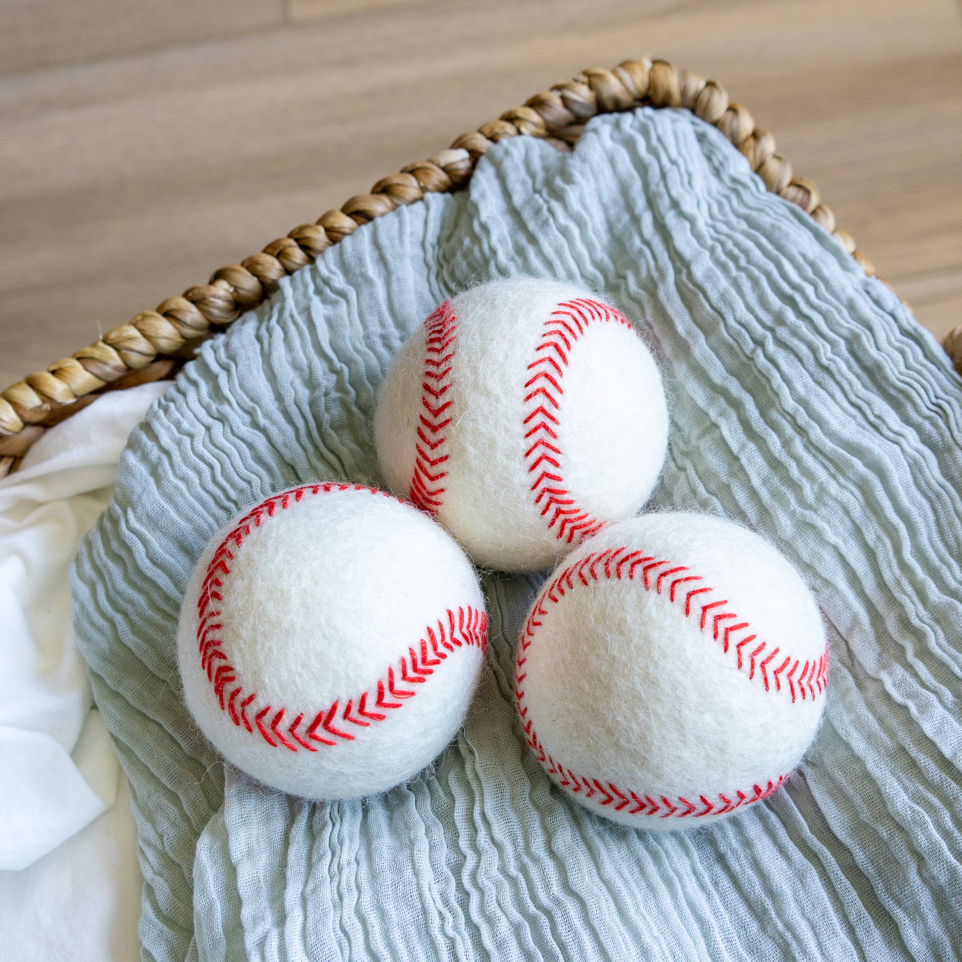 Friendsheep Baseball Eco Wool Dryer Balls - HOME RUN - Thumbnail 2
