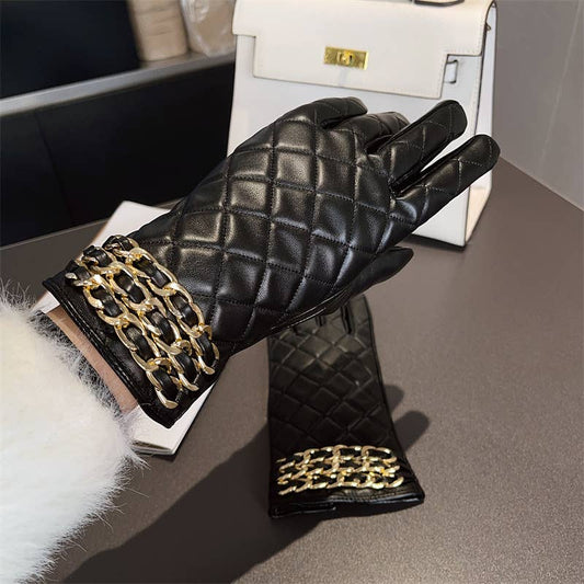 PEACH ACCESSORIES - Quilted faux Leather Gloves with Chic Chain Detail LG003