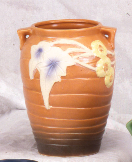 AA Importing - Roseville-Style, Luffa Vase in Brown, 7"