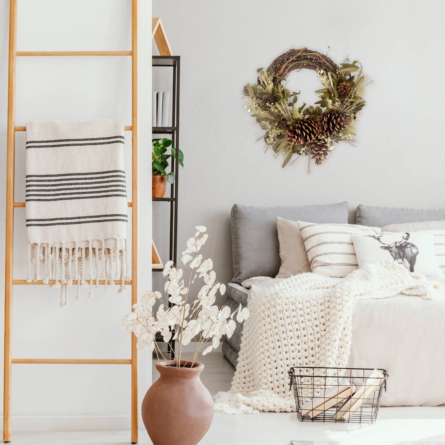 Andaluca - Woodland Pinecone Half Wreath