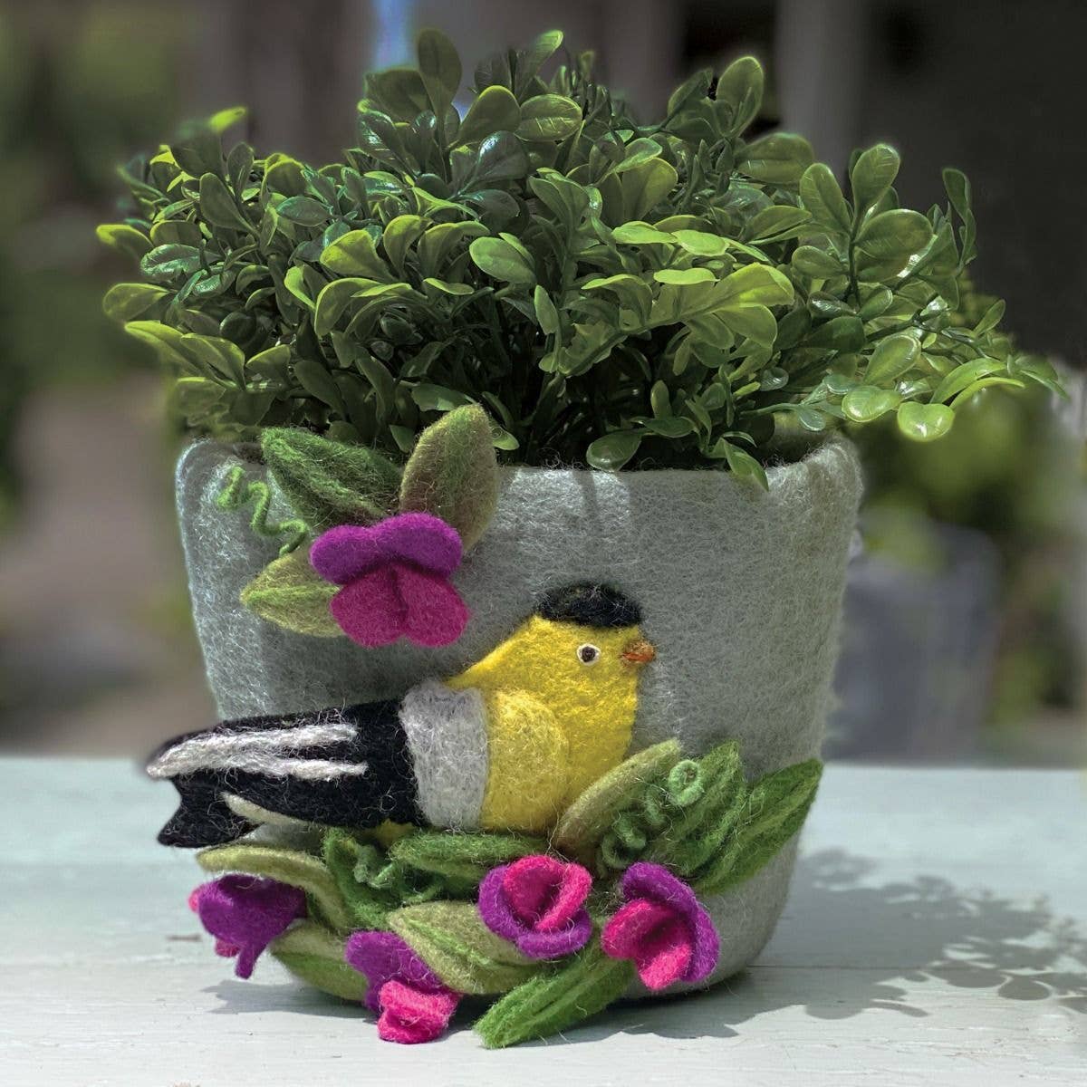 dZi Handmade - Sweetpea Goldfinch Felt Pot