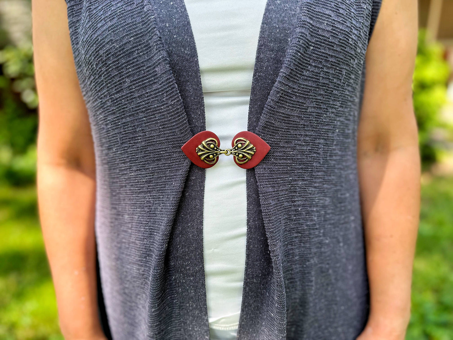 KardiKlips - Dress Clip - Bronze on Dark Red Leather