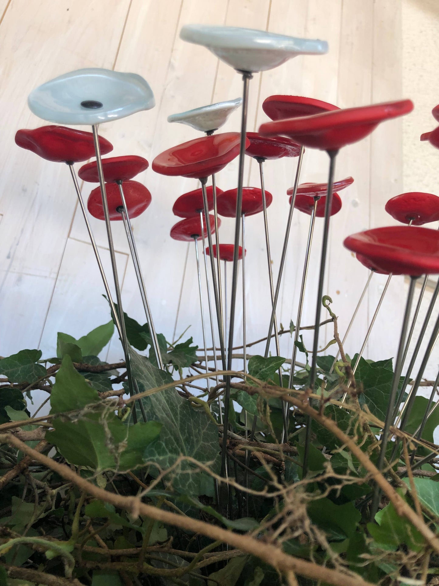 CARNEOL GLASS - Small Glass Flower For Outside In Red