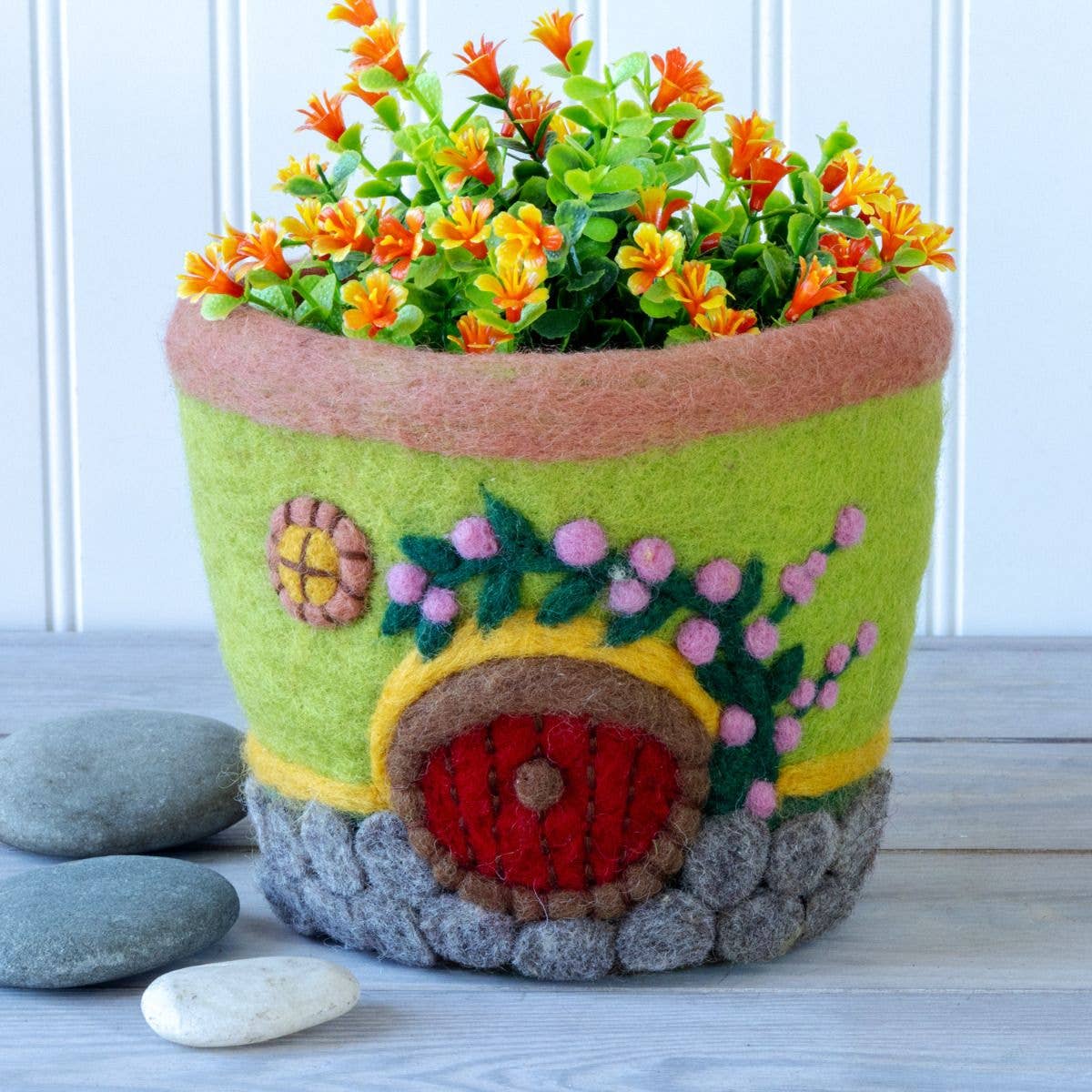 dZi Handmade - Forest House Felt Pot