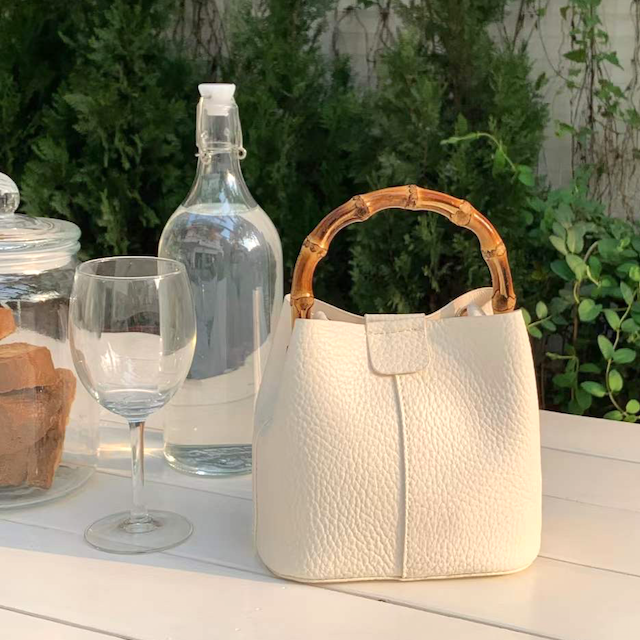 Pretty Persuasions - P23052 Bamboo Top Handle Crossbody Bag w/Cosmetic Pouch: 01 White