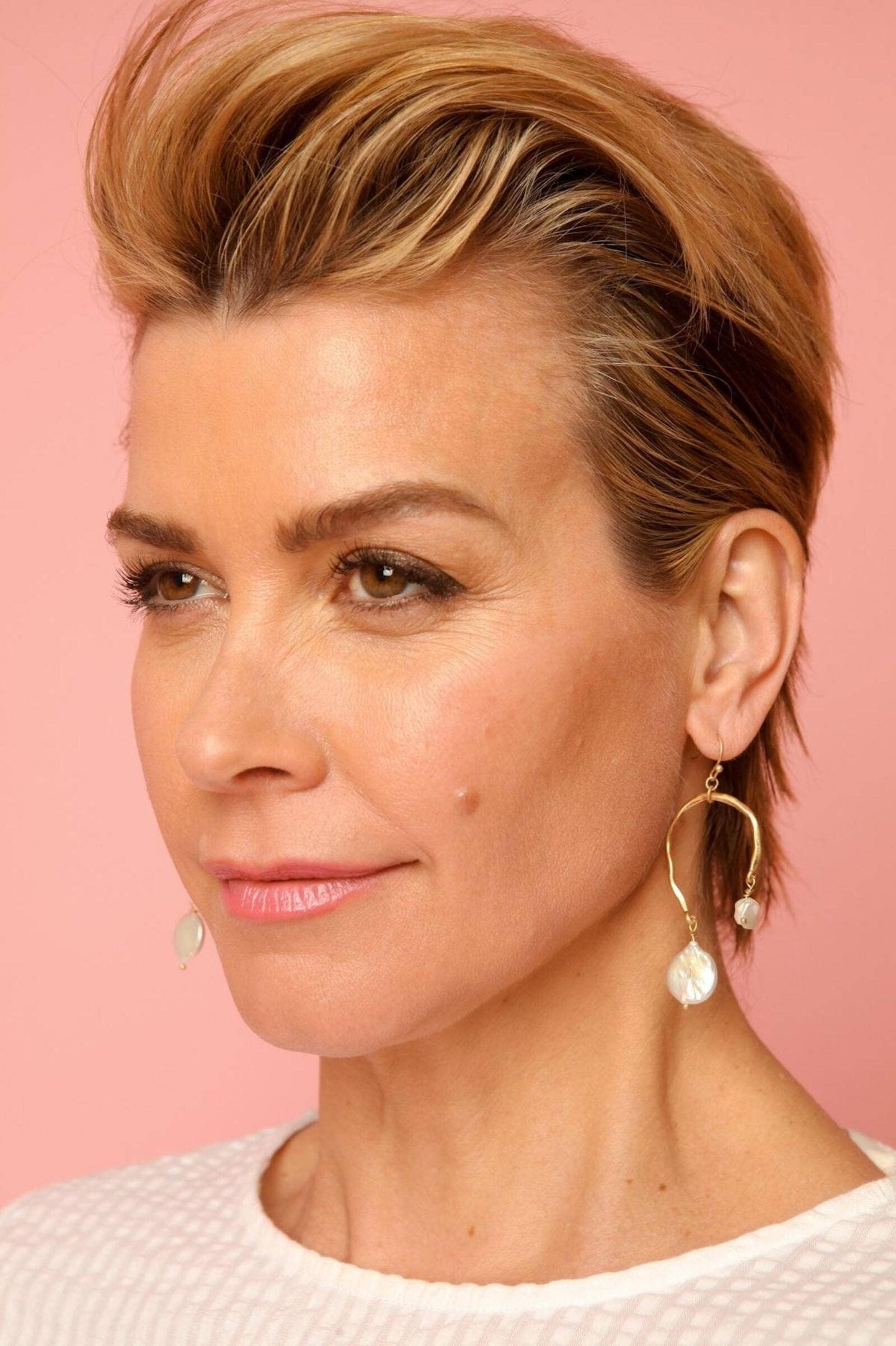 SAACHI - Pearl Necklace and Matching Earring Gift Set