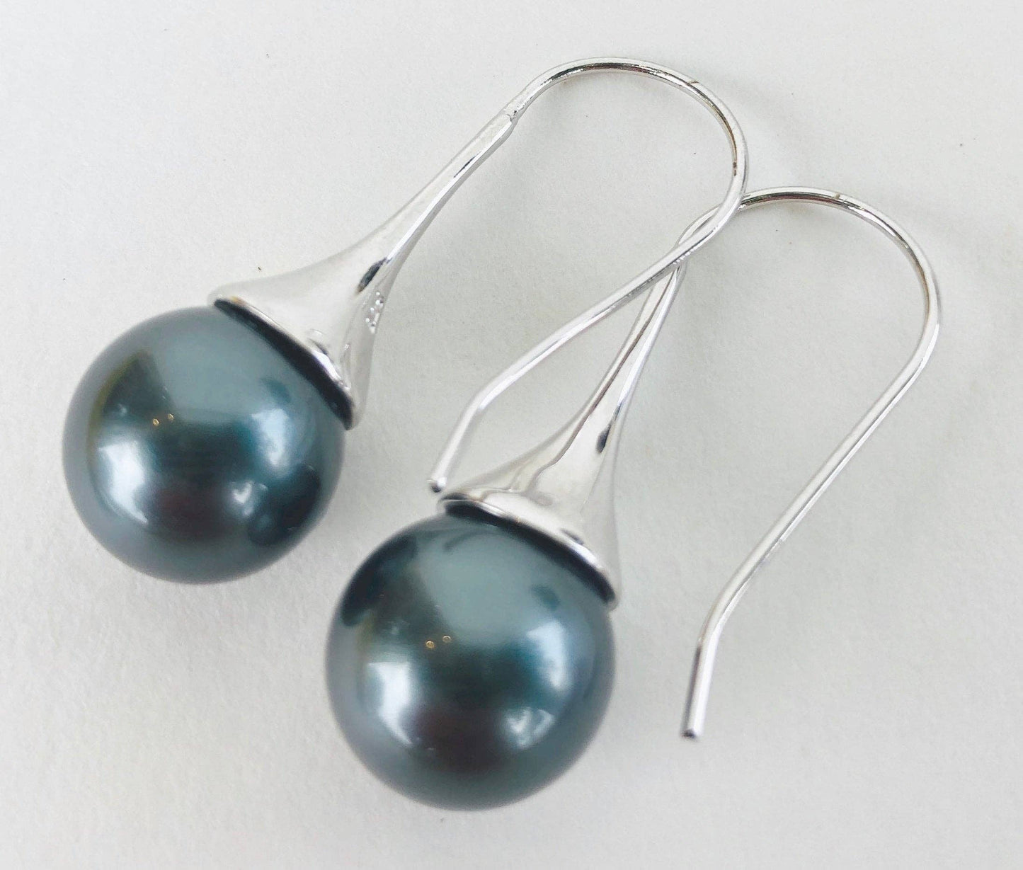 Studio G - #990 Mother of Pearl  Drop Earring: White/Gold