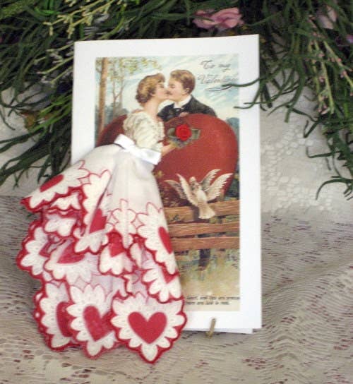 MOMENTS IN THYME - Be Mine Valentine Keepsake Hanky Card