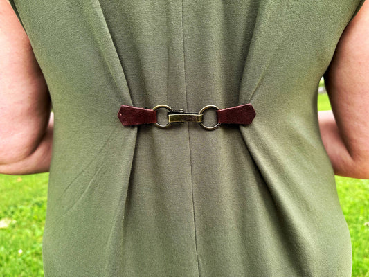 KardiKlips - Bronze Buckle & Dark Brown Leather Cinch Clip for Clothing