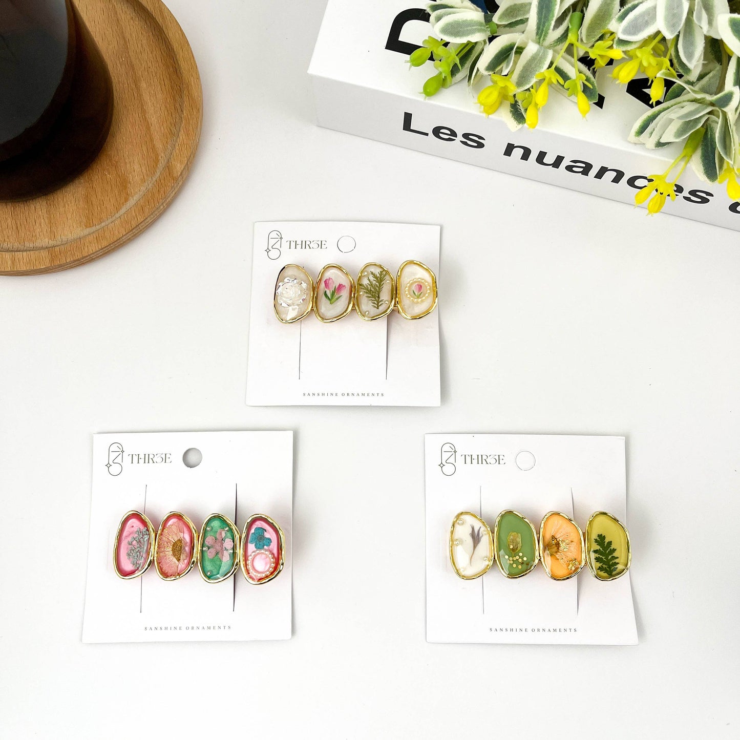 TheDivaSoap - Retro Flower Duckbill Clip, High Quality Hair Clip: White