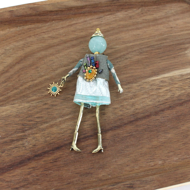 Pretty Persuasions - B24109C Stone Adorned French Doll Stainless Steel Brooch: 06 SL/ Pink Leaf/Plaid