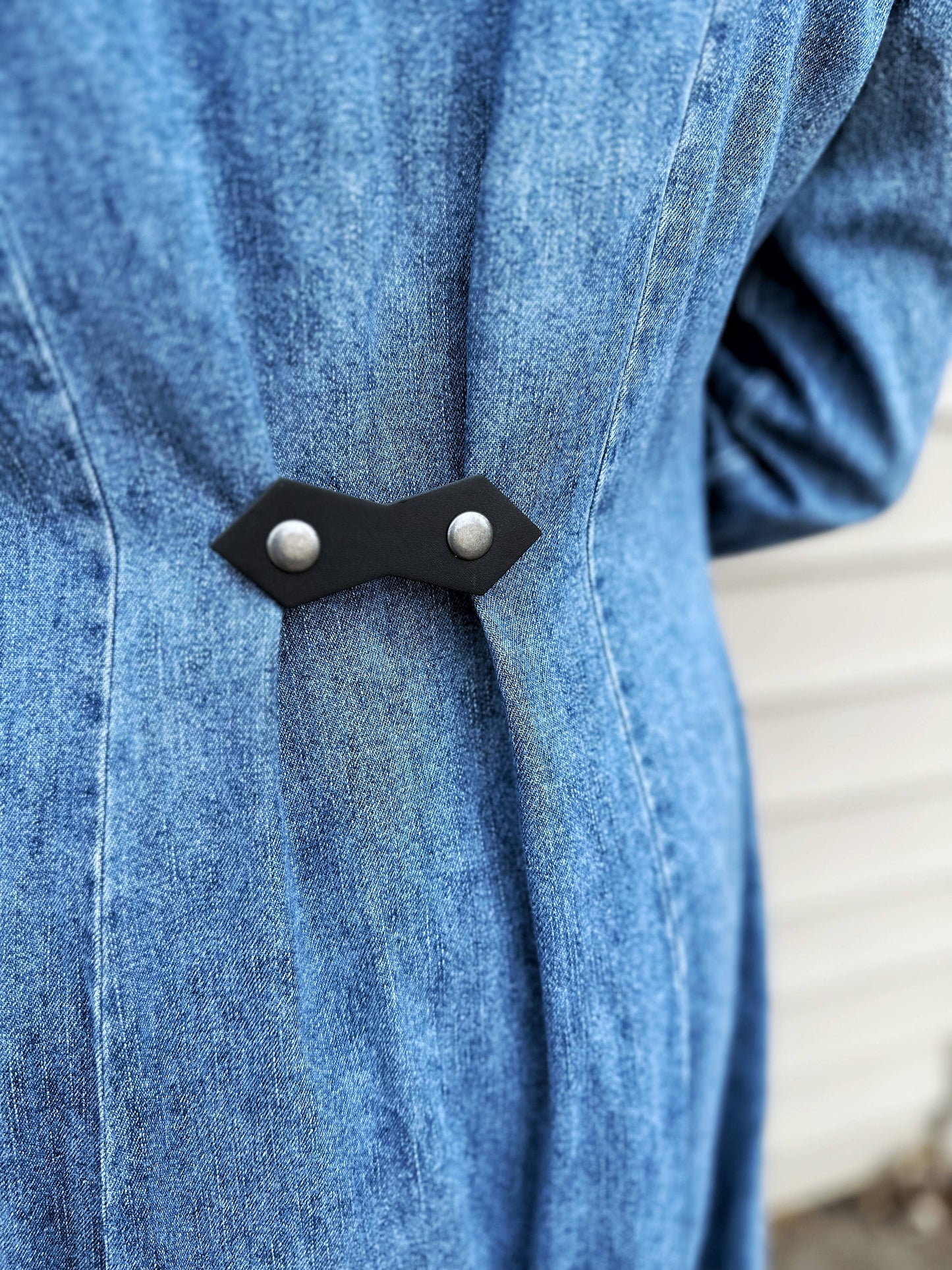 KardiKlips - Leather Cinch Clips for Clothing, Black & Silver Minimalist