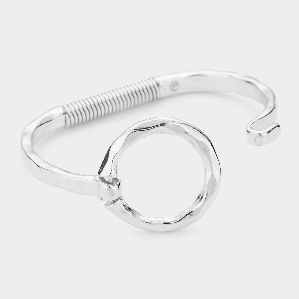 Sensibling Corp. - Hammered Open Metal Circle Hook Bracelet: Silver