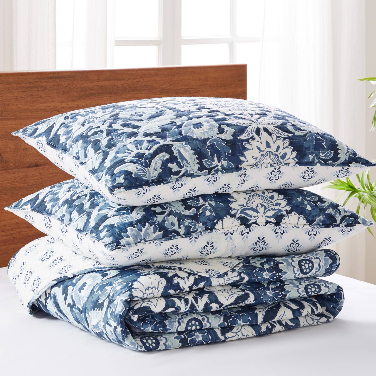 Levtex Home - Laure Indigo Quilt Set: Indigo / King/Cal King