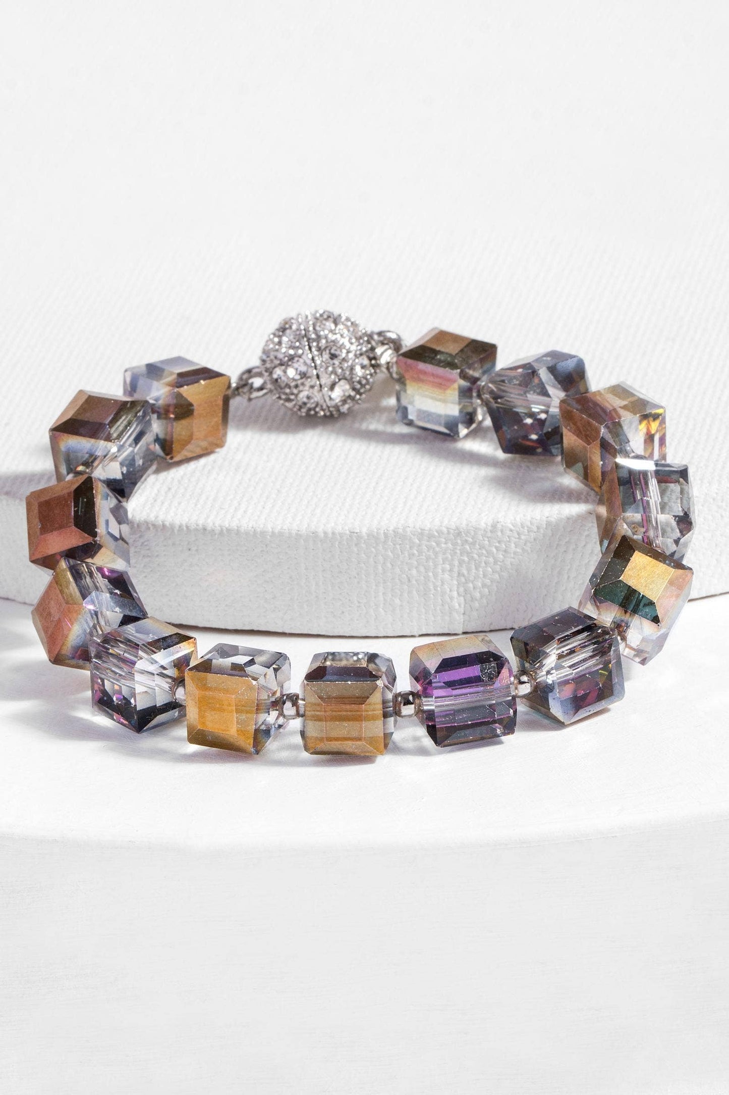 SAACHI - Faceted Bead Stretch Bracelet With Magnetic Clasp: White