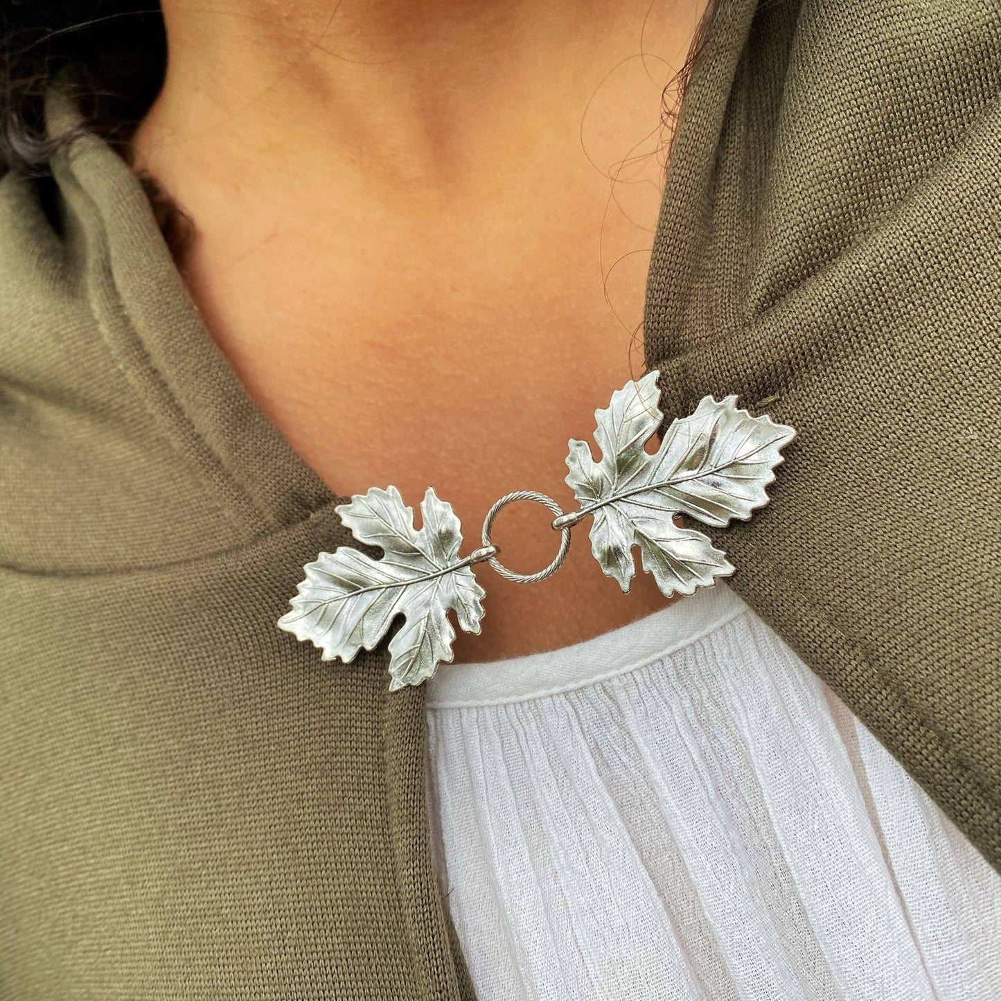 KardiKlips - Dress Cinch Clips for Clothes, Silver Metal Leaves Boho