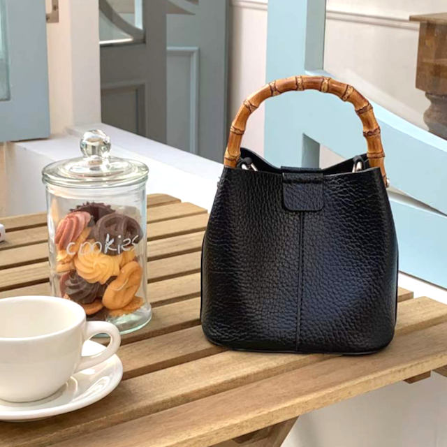 Pretty Persuasions - P23052 Bamboo Top Handle Crossbody Bag w/Cosmetic Pouch: 07 Green