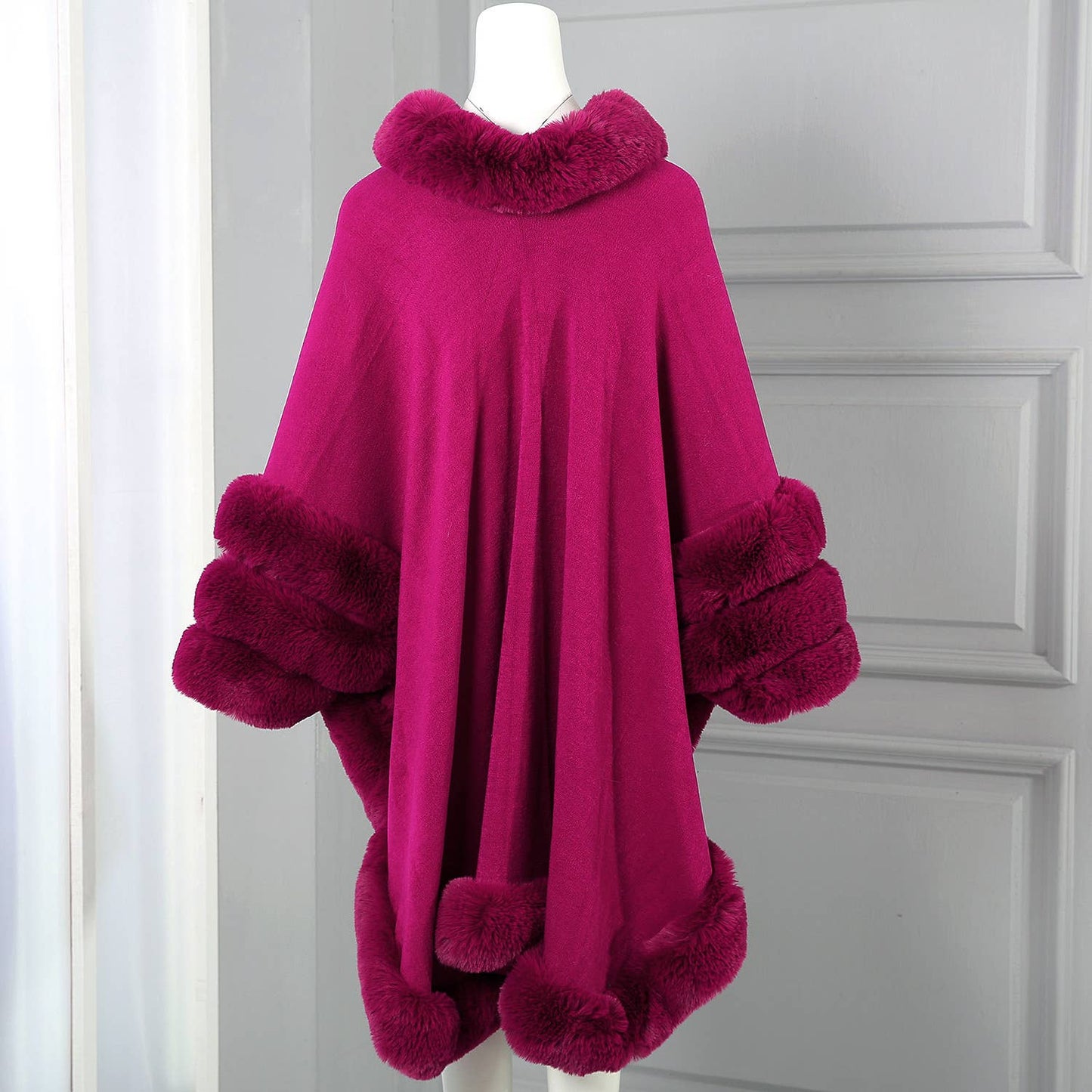 PEACH ACCESSORIES - PE370 faux fur trimmed snuggling CAPE: Beige