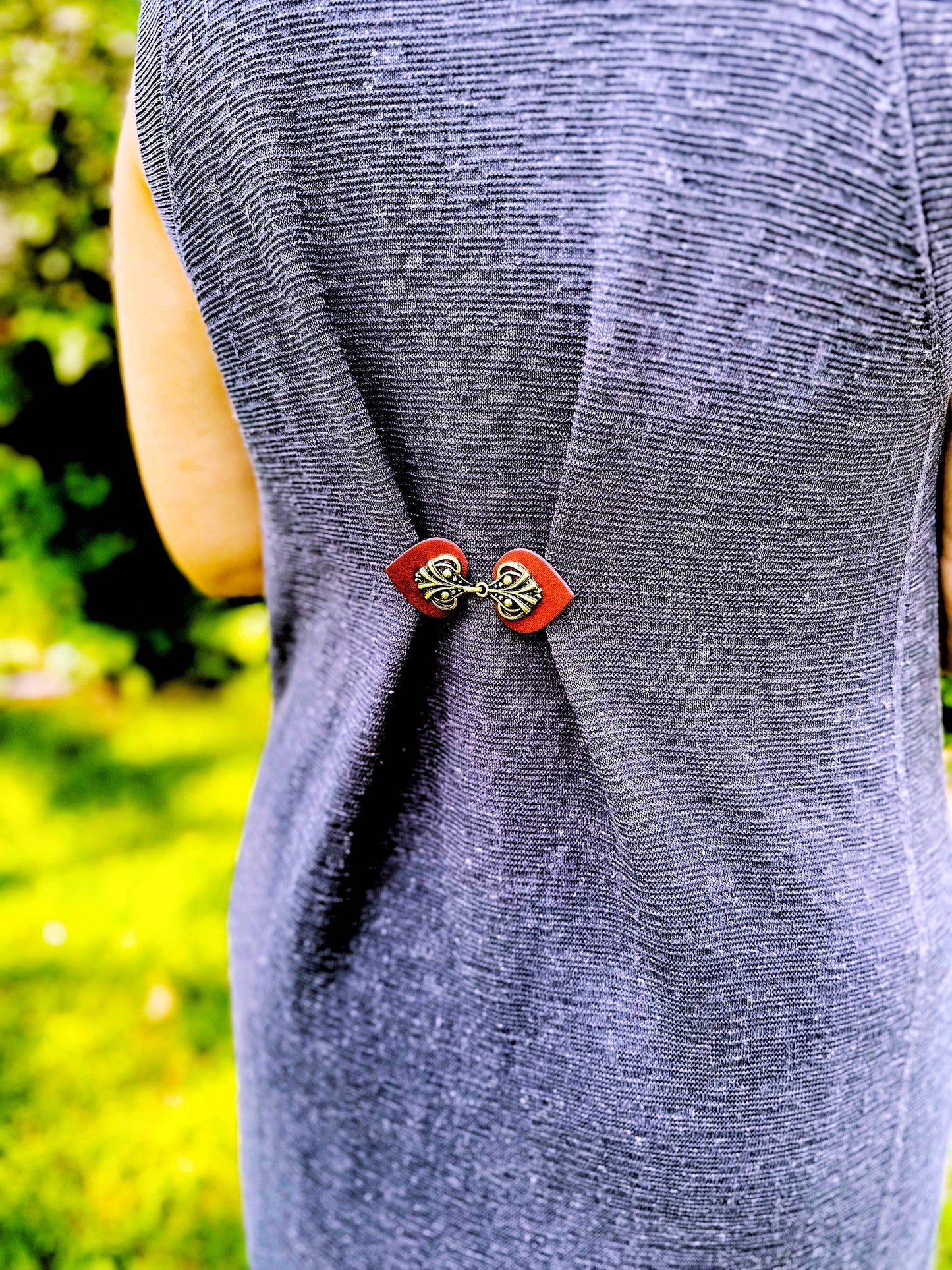 KardiKlips - Dress Clip - Bronze on Dark Red Leather