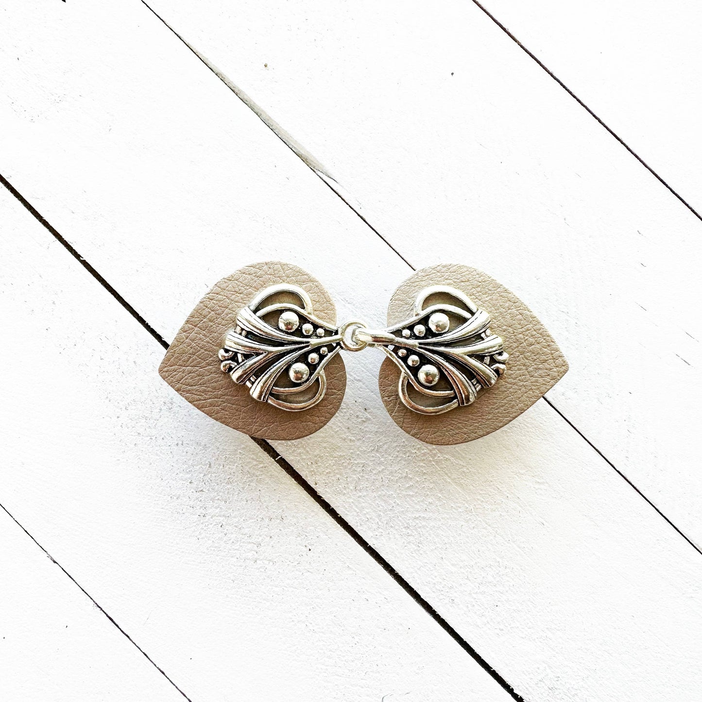 KardiKlips - Sweater, Cardigan Cinch Clips - Unique Clothing Accessories