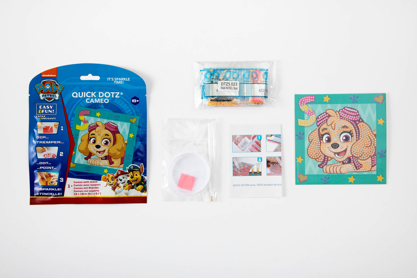 DIAMOND DOTZ® - PAW PATROL Skye