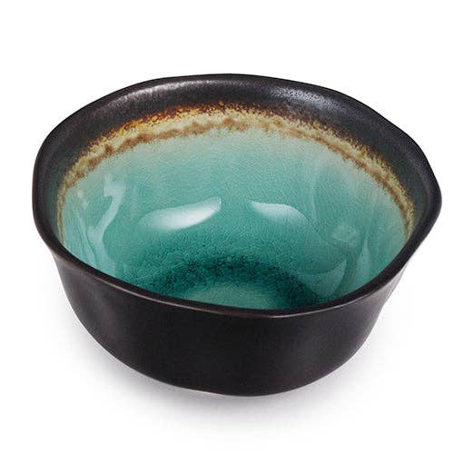 Urban Tokyo - Midori Kanyu 5.75"Dia x 2.75"H Porcelain Medium Bowl