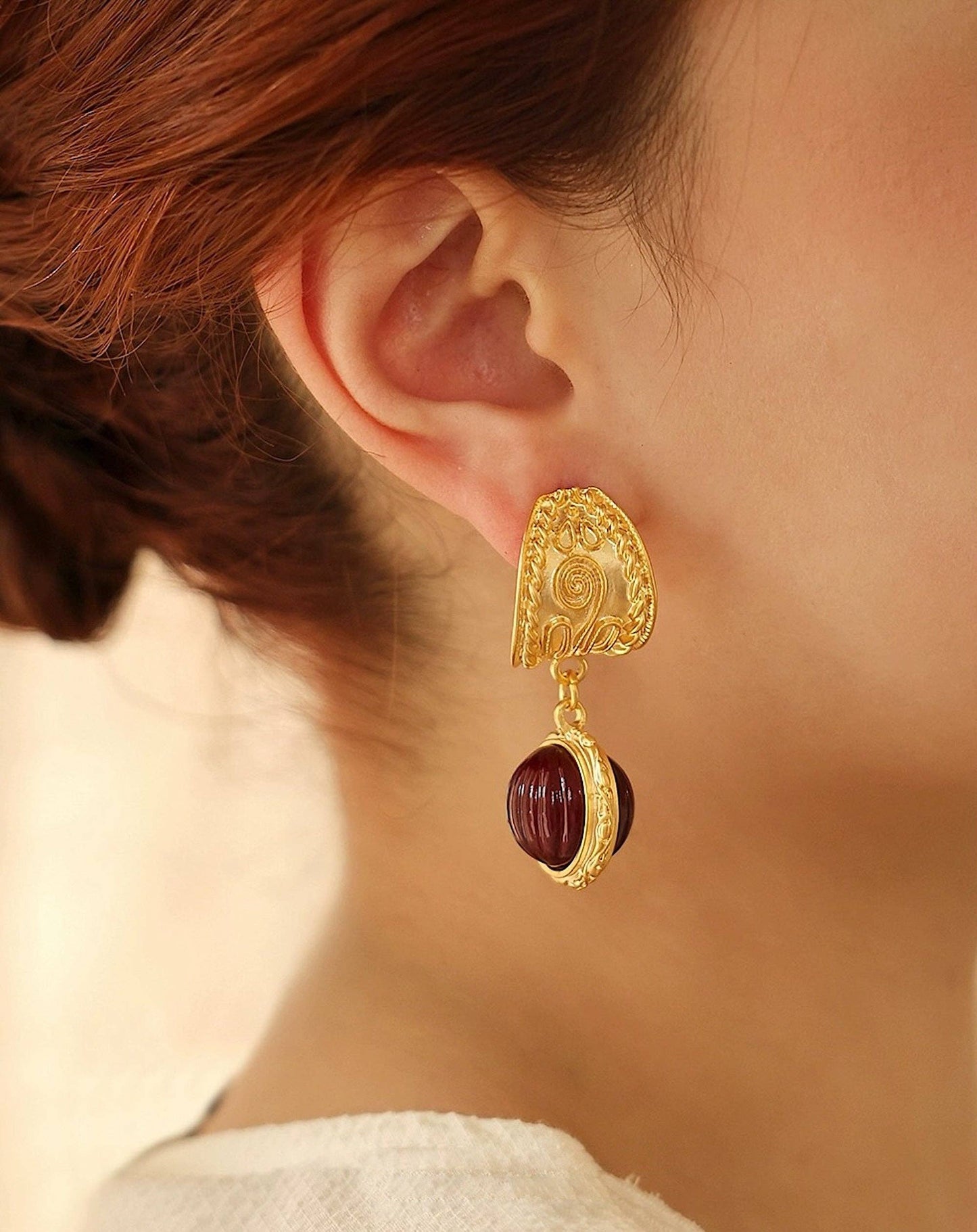 Cici’De Jewelry Amsterdam - Vintage Inspired Red Lantern Earrings