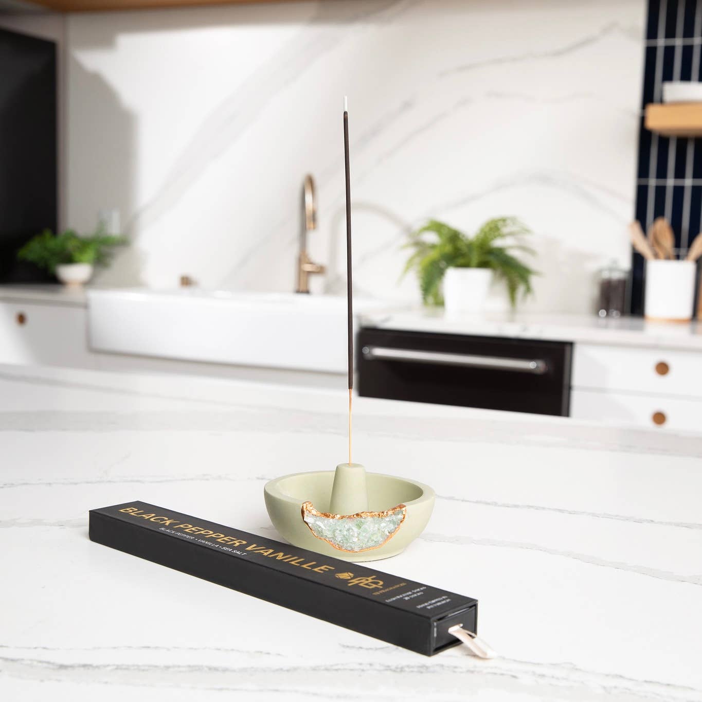 TB Fragrances - Black Pepper Vanille Incense
