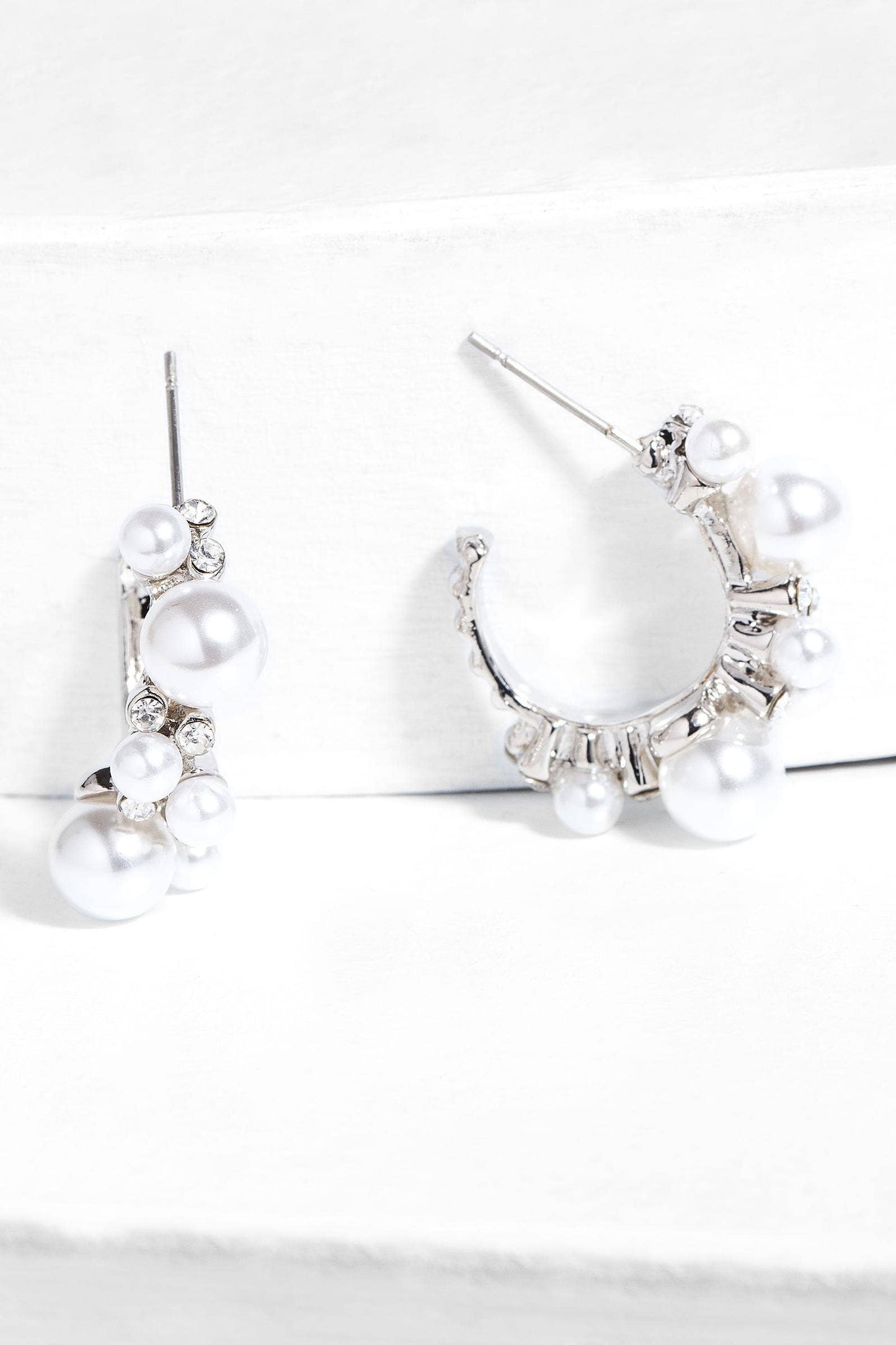 SAACHI - Scatter Genuine Pearl Hoop Earring With Crystal: Gold