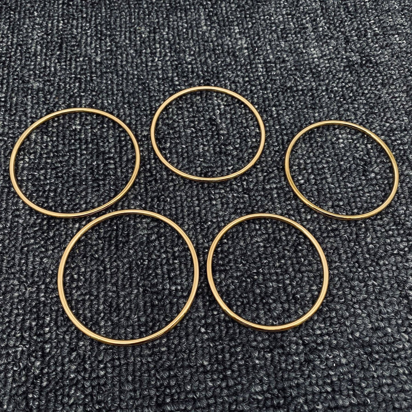 Mio Queena - 5 Sizes 3 Colors Optional 3mm Stainless Circle Bangle - FGS: Golden / XS/56mm (Inner diameter)