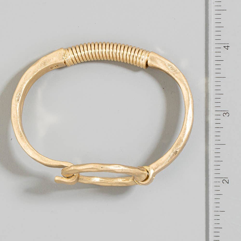 The Looks by Fame Accessories - Hammered Circle Bangle Bracelet: WG