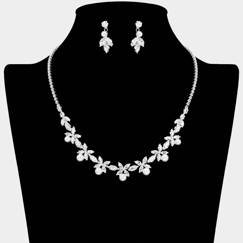 Sensibling Corp. - Elegant Floral CZ Cluster Pearl Accent Rhinestone Necklace: Cream,Gold