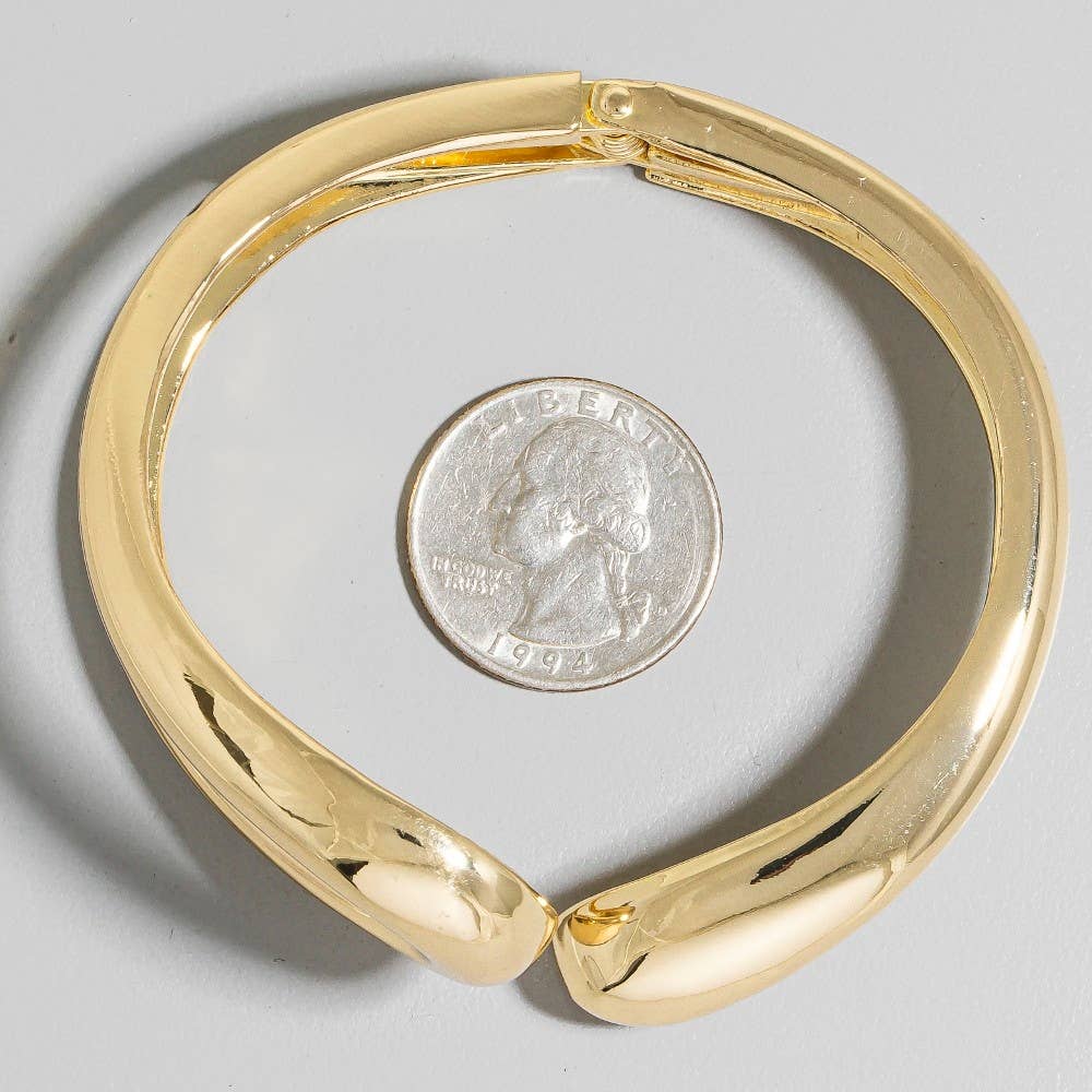 The Looks by Fame Accessories - Contrasting Open Hinged Cuff Bracelet: G