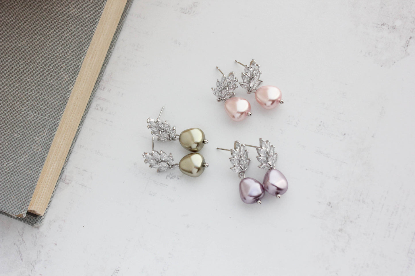 A Pocket of Posies - Glass Leaf Post Earrings - Pearl Drop: Gold Plated / Ivory Cream/Baroque Pearl